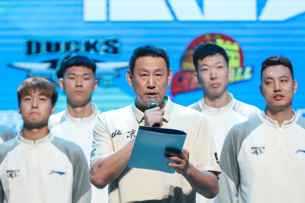 北京首钢男篮主帅李楠：新赛季“拼”字当头